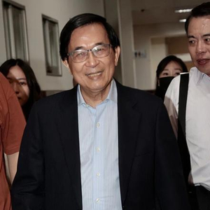 赖清德跪了，岛内网友怒了