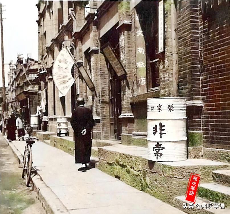 河北某地商户牌匾禁用红黑蓝底色，新规定背后的故事