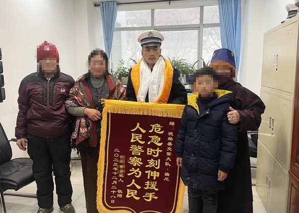 救人牺牲外卖员被授予见义勇为称号