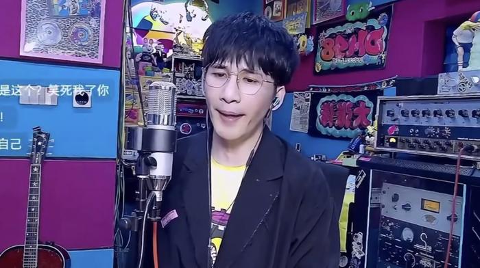 甲亢哥大张伟合唱，激情与活力的碰撞