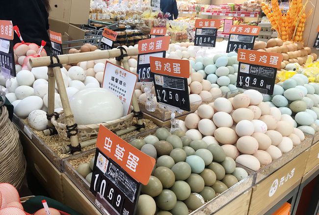 美一超市鸡蛋价格18天涨幅达约12%，市场波动下的消费者观察