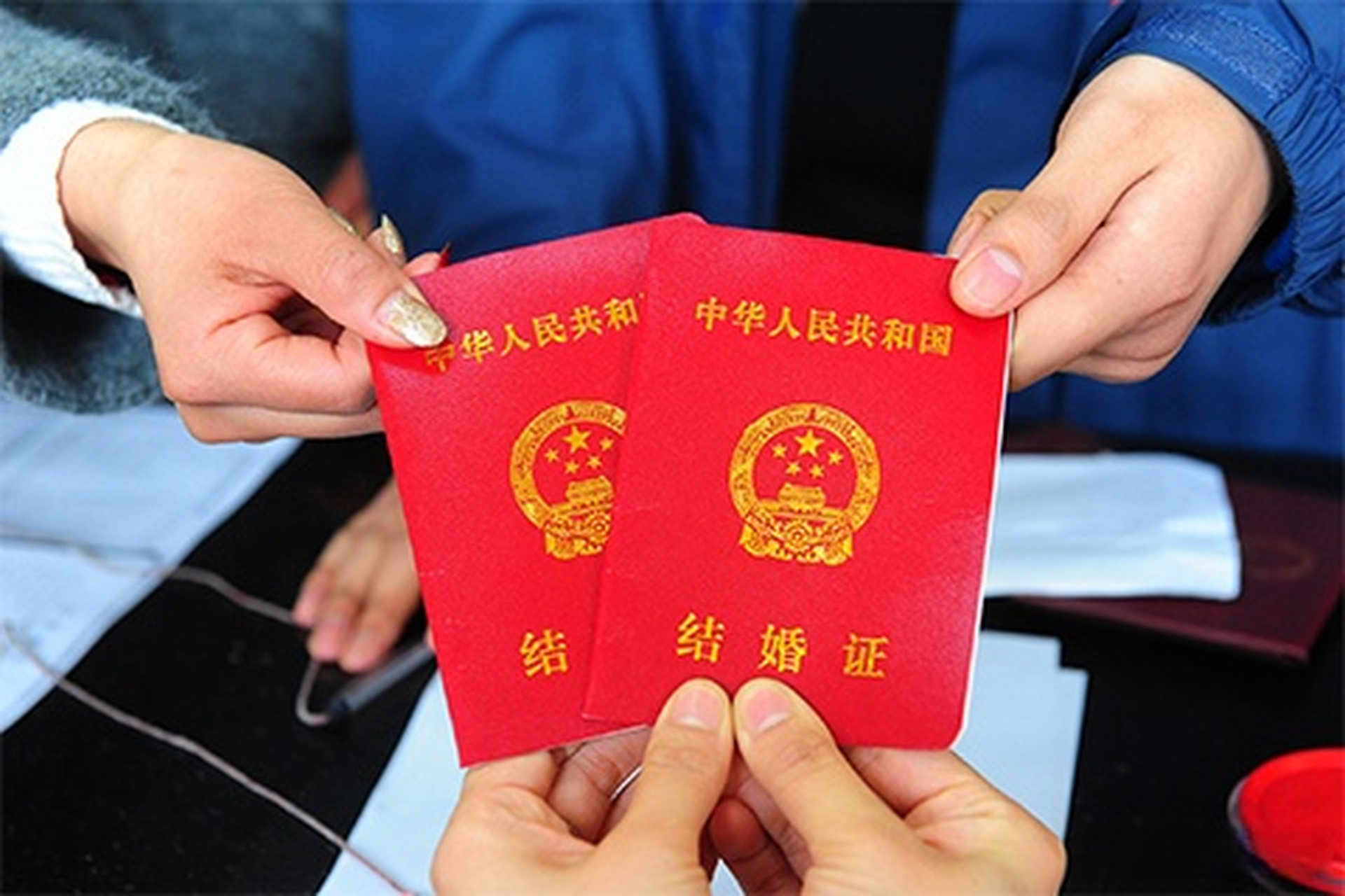 重磅！2020年登记结婚证不再需要户口本？