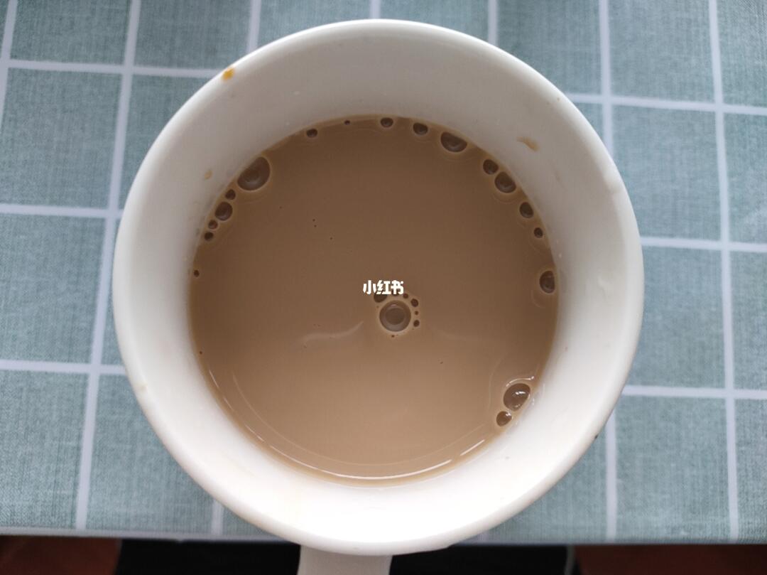 奶倒进咖啡里为什么起白色块