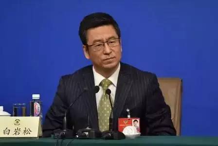 白岩松谈关税大战，贸易冲突背后的复杂议题