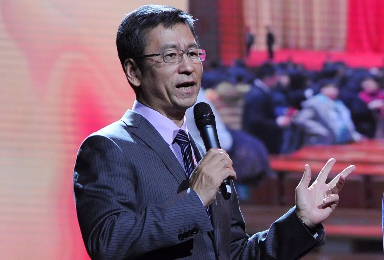 白岩松谈关税大战，贸易冲突背后的复杂议题