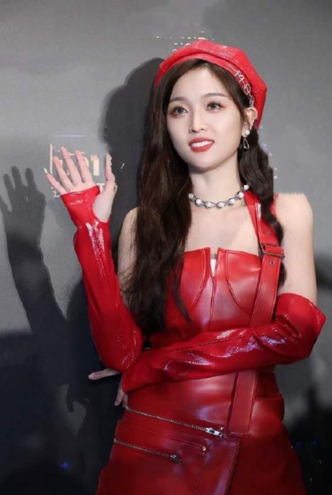 女子扮石矶娘娘被认成日本人遭辱骂