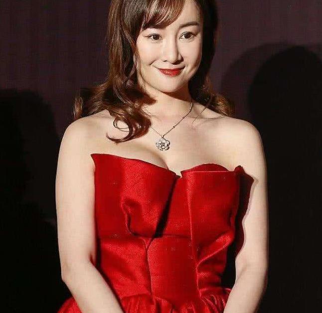 演员张檬临近生产，期待与祝福交织的美好时刻