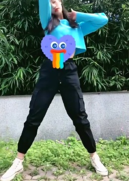 零零后女孩跳舞，青春舞动的魅力