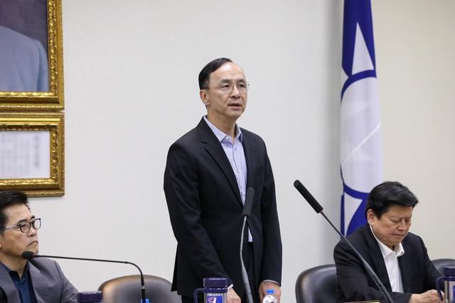 朱立伦发动夜袭死磕赖清德，一场政治角力的深度剖析