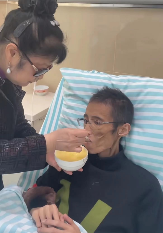 悼念与启示，缅怀逝去的网红玲宝——一位勇敢抗癌斗士的离去