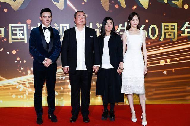 揭秘三人婚礼，炒作背后的真相
