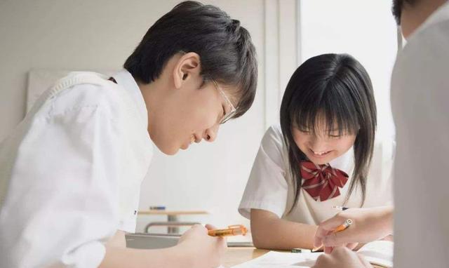 学生吐槽，大学并非自由天地，仍被圈养