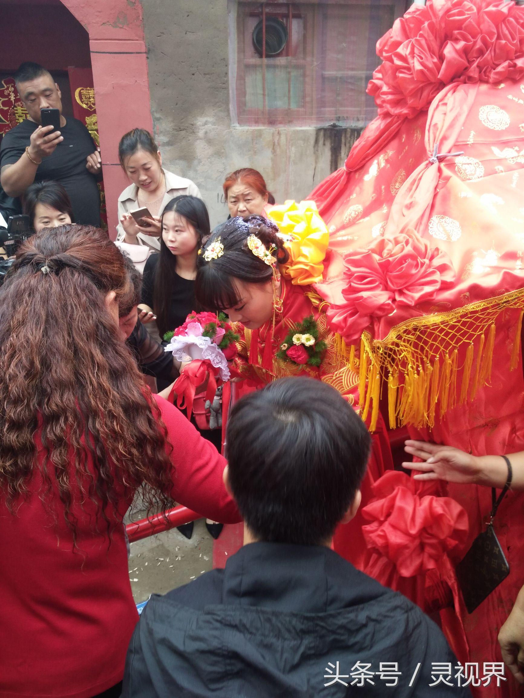 结婚时新郎会收到红包吗？解读婚礼中的红包文化