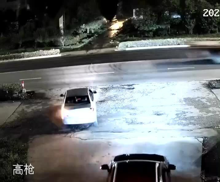 变道被大货车撞侧面谁的责任，事故责任深度解析