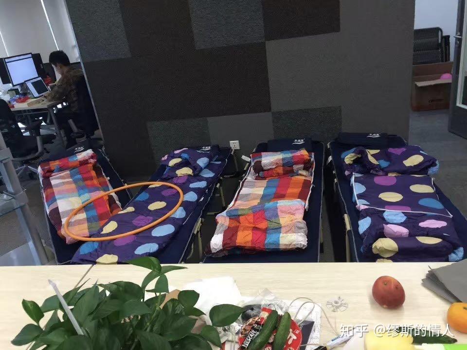 程序员不租房睡车里，一种别样的生活方式与职业选择