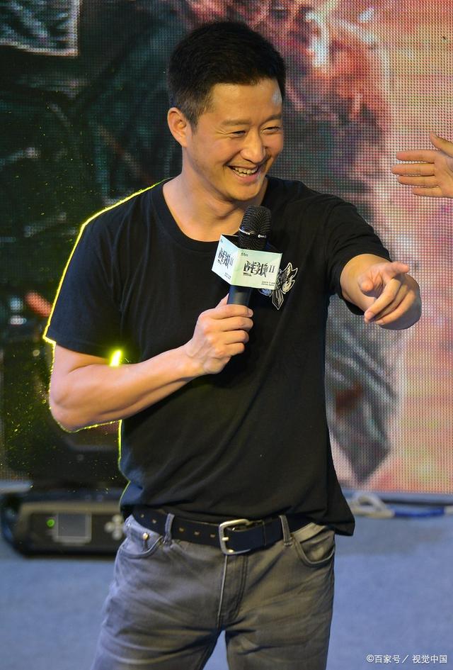 吴京受伤的部位，铁血战士的坚韧之路