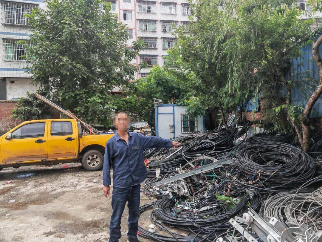 电力抢修人员在废品站卖电线？假的！