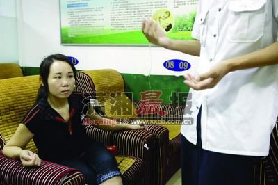 聋哑女大学生坦言接受过三次医美体验，挑战与成长