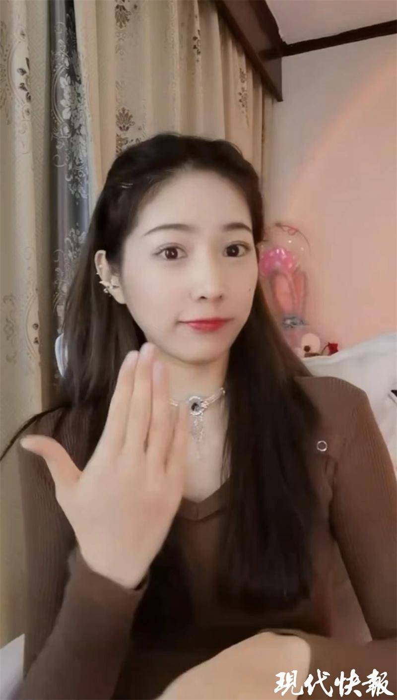 聋哑女生回应因太漂亮走红