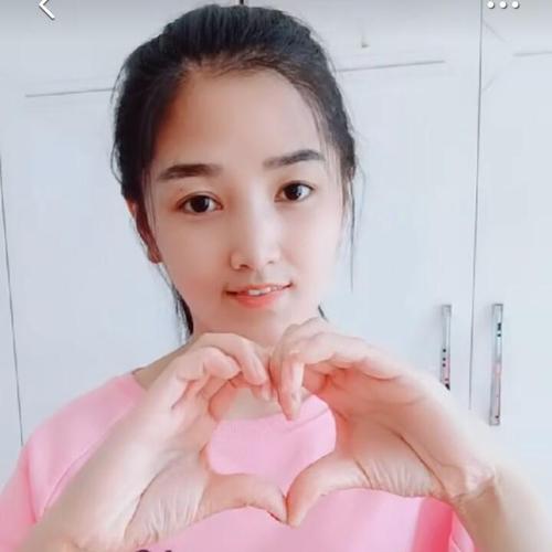 聋哑女生回应因太漂亮走红
