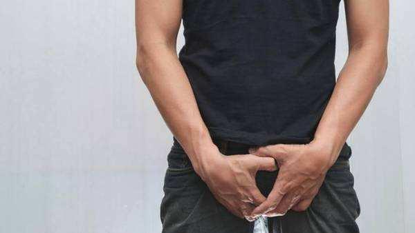 男子高速憋尿12小时膀胱炸裂事件深度解析