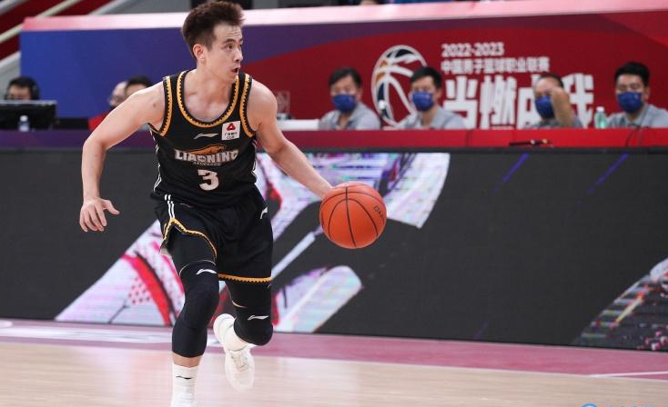 赵继伟赛场表现深度解析，两分、两板、五助与赛场起伏