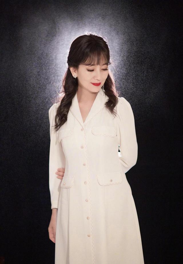 赵雅芝与李若彤同框，时光倒流的美人传奇