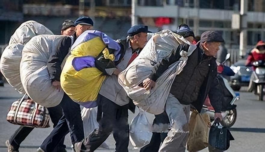 重庆一校长违规决策套取学生伙食费事件深度剖析