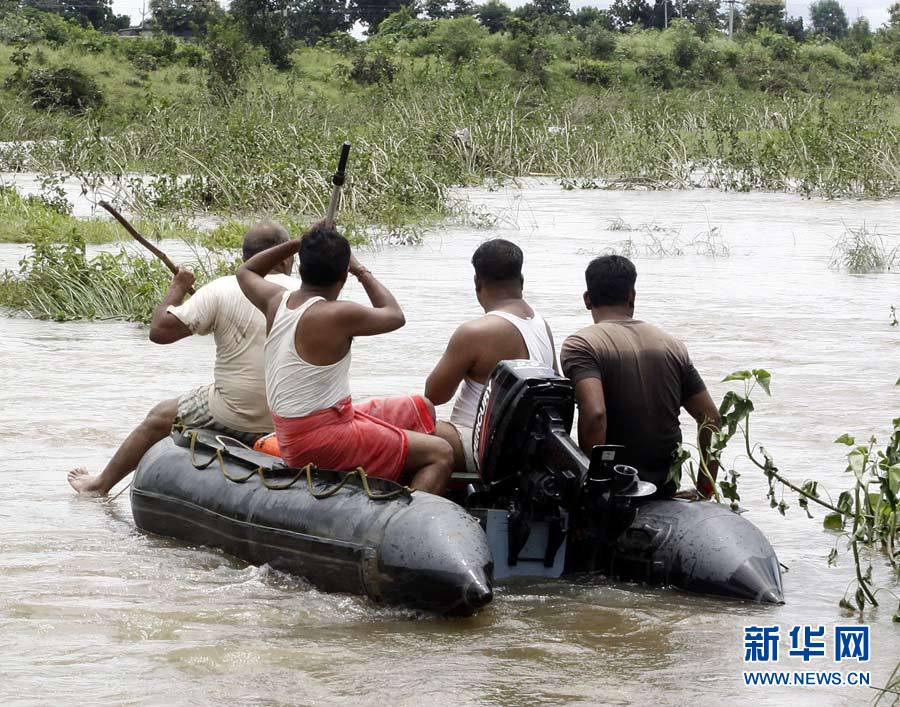 印度洪水冲走5人后续，灾难中的救援与反思