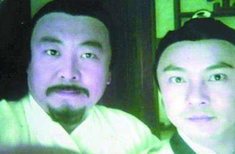 出狱后，高颜值女通缉犯转型主播之路，反思与警示