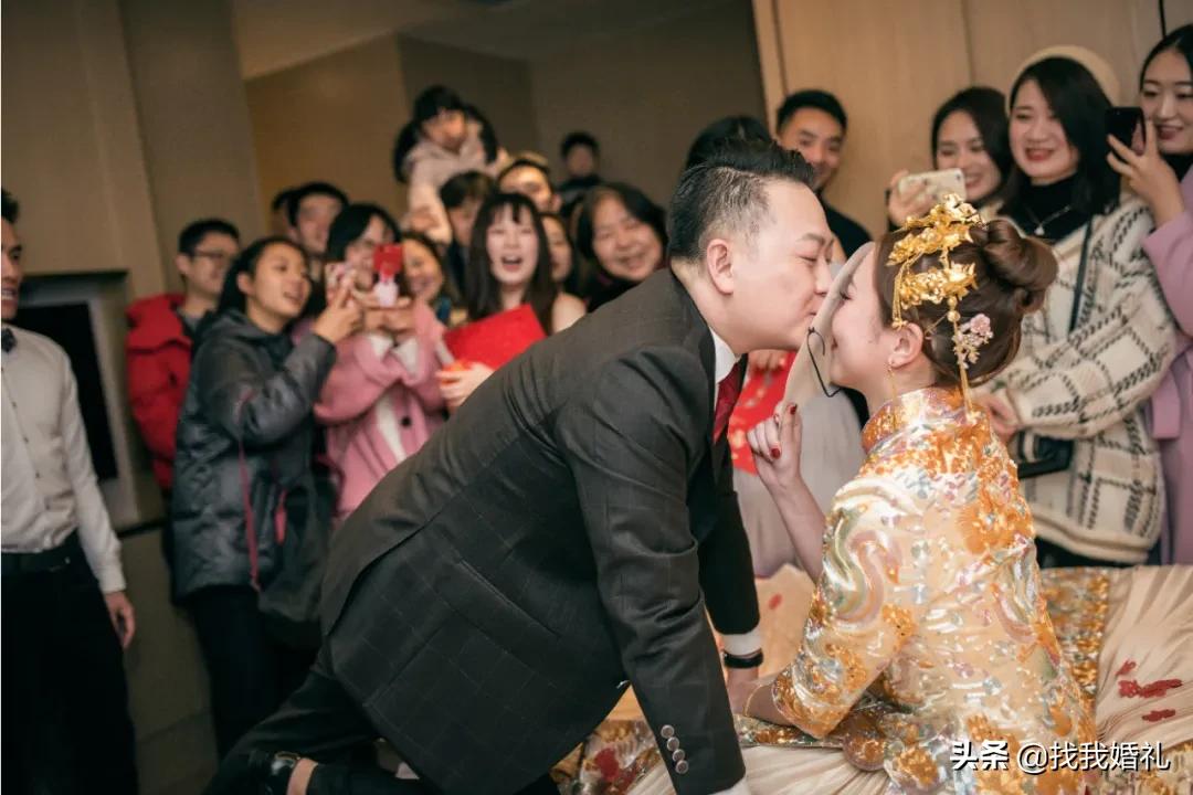 金饰破千备婚三金成本激增，现代婚礼下的新挑战与应对策略