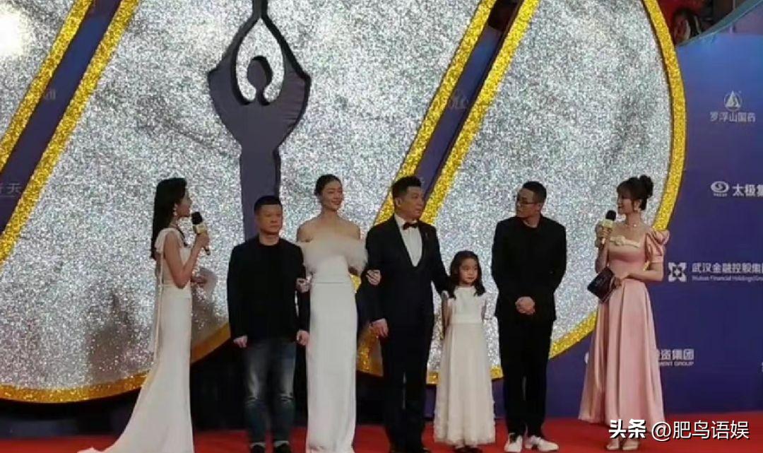 沈腾颁奖再出圈，名场面闪耀星光