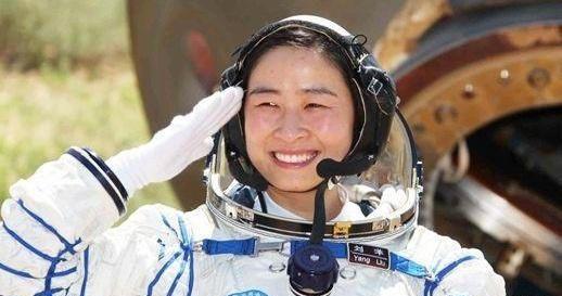 太空出差182天不洗澡？假！