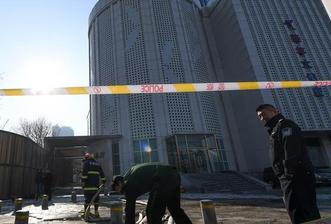 国务院安委会挂牌督办重大火灾事故，一饭店火灾造成22死，反思与行动并行