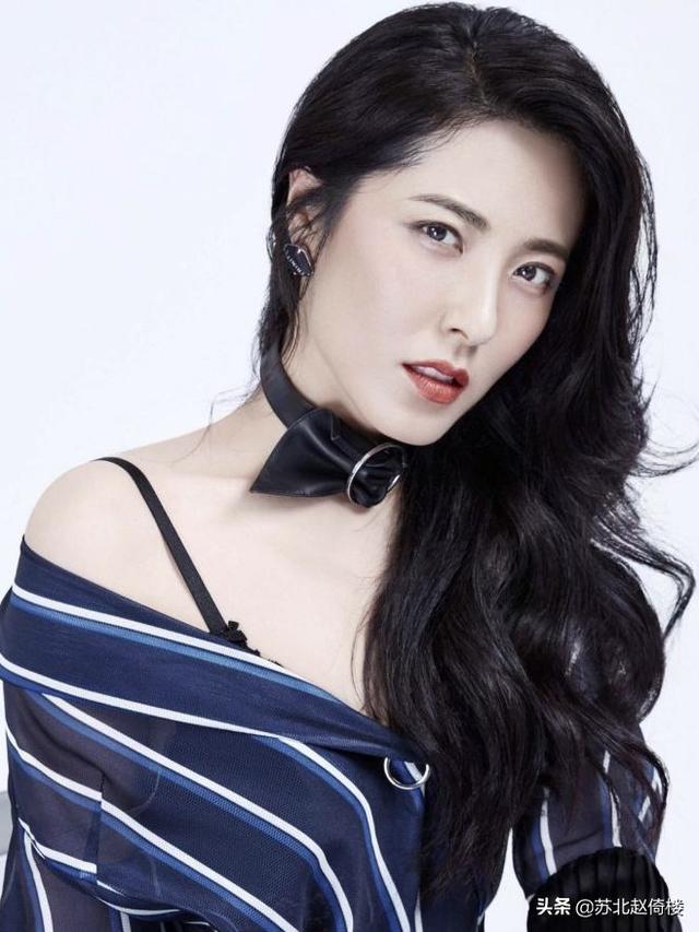 曾黎出席活动视频，星光璀璨，魅力无限