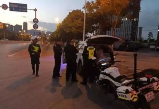夫妻吵架互曝酒驾，警醒社会呼唤和谐
