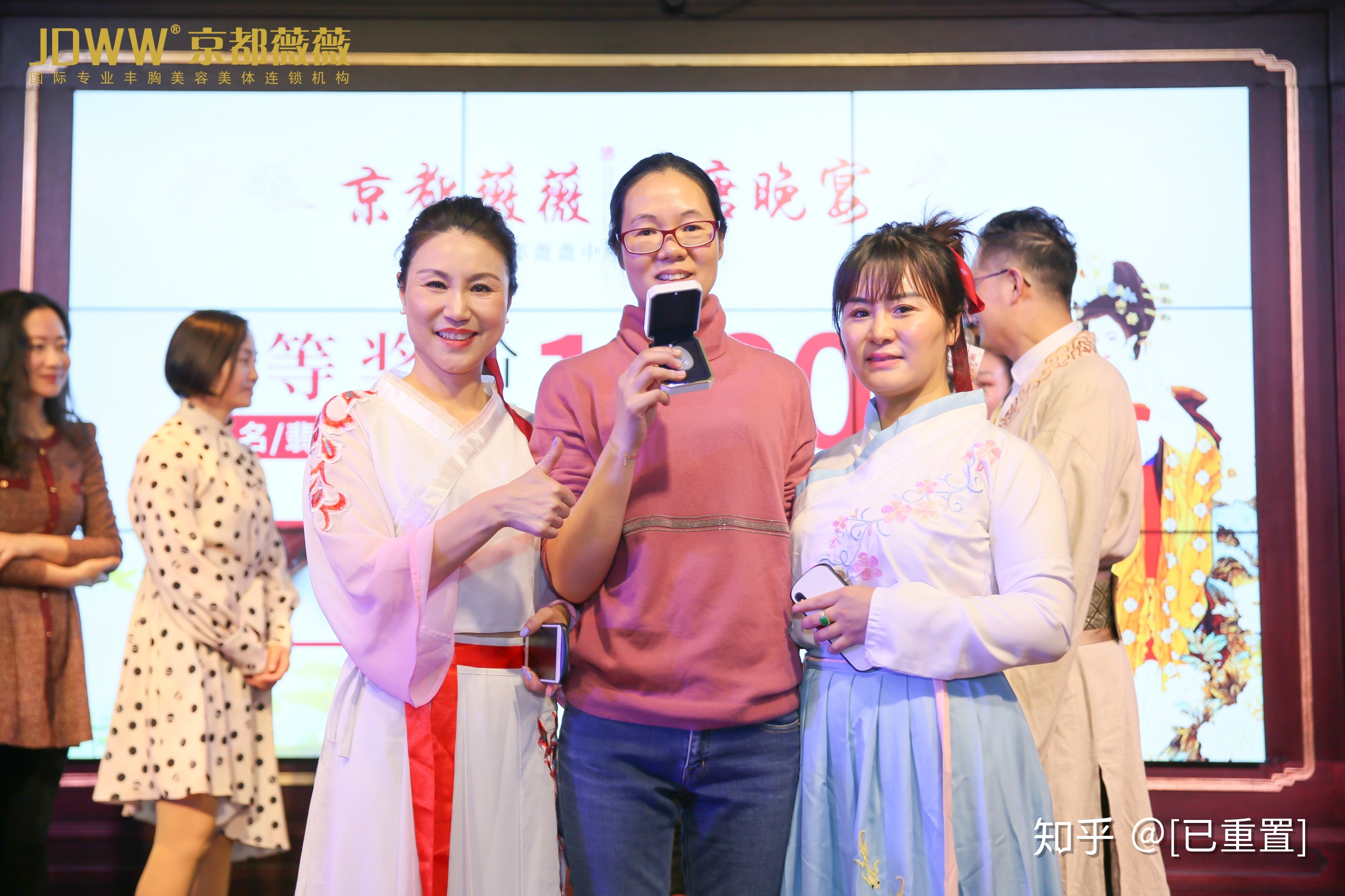 董袭莹的跨界疑云，谁在紧张？