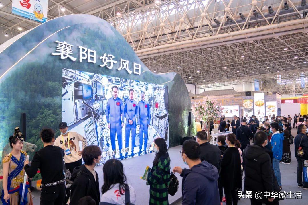 航天员回家吃牛肉面，太空归来的美食情怀