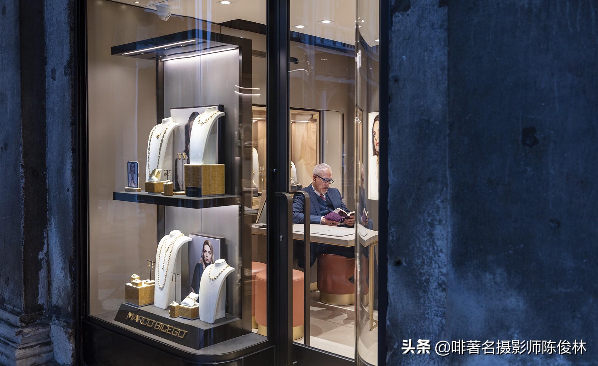 金饰价格跌破1000元大关，市场走势分析与行业洞察