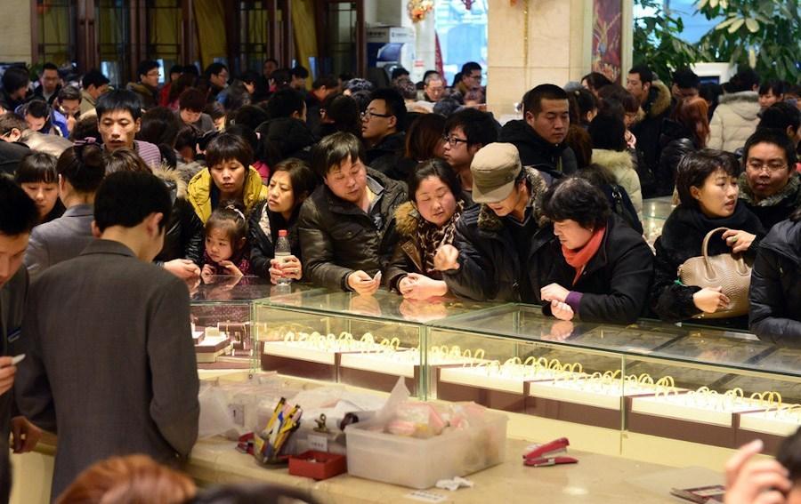 金价跌破1700，市场波动下的黄金投资新态势