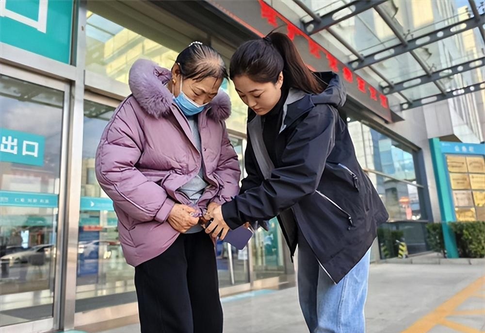26岁陪诊员，温暖守护就医之路