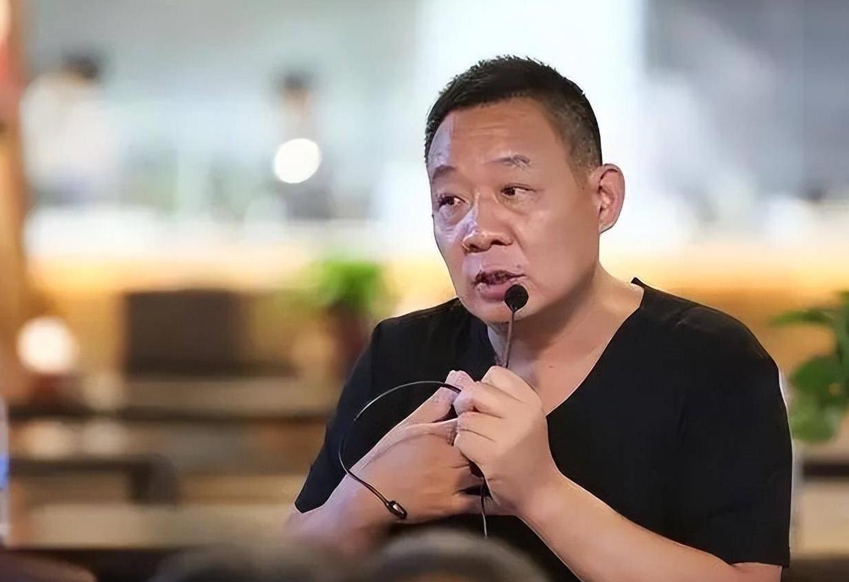 于东来与网红互怼引发争议，怒称考虑退出娱乐圈