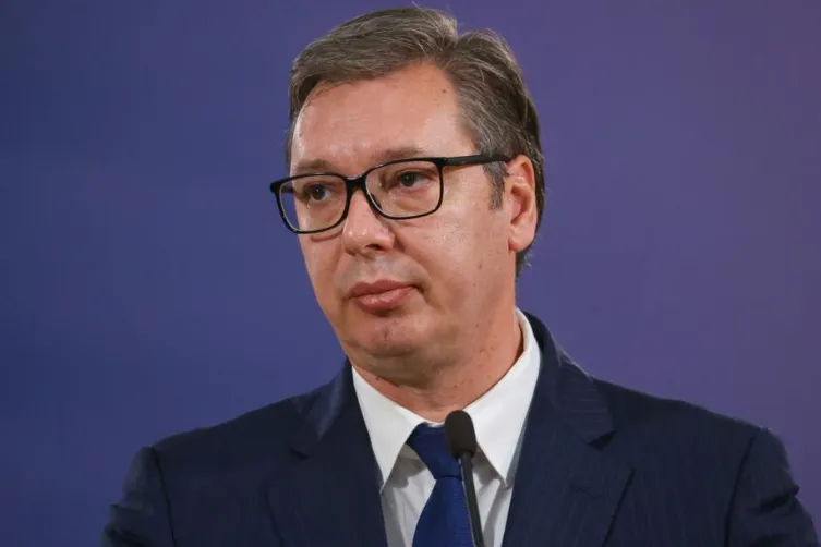 武契奇突发健康问题中断访美，国际关注下的政治与健康交织