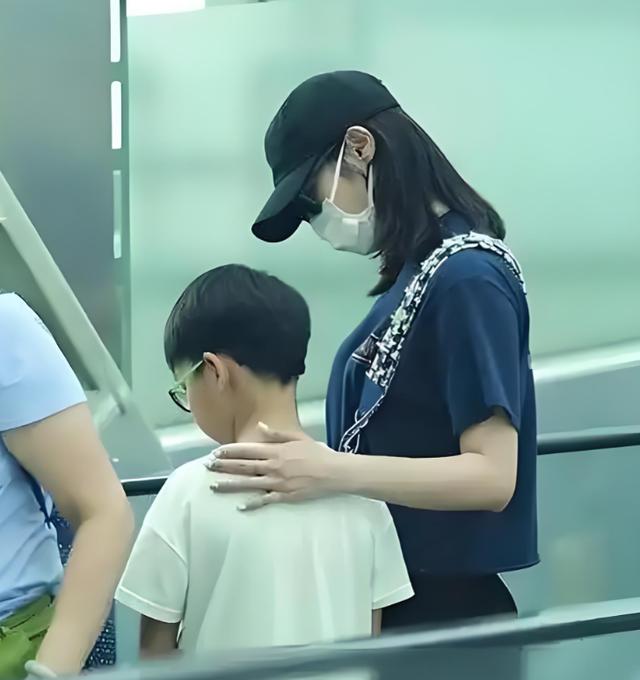 白百何与儿子的亲子情深，一个温馨的家庭故事