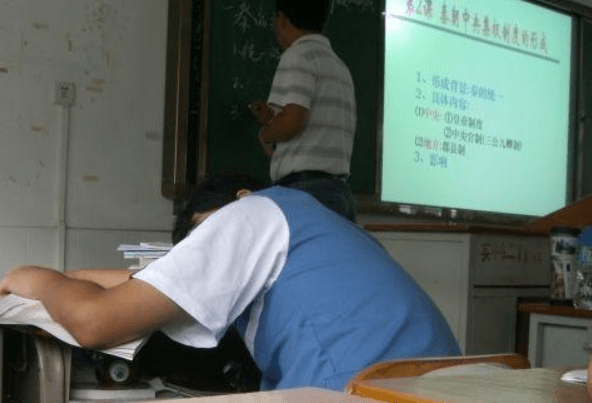 高中双休上课是否违规，多维度解读与探讨