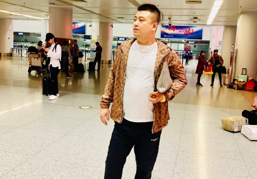 侏儒网红李喜梅与大双哥的复合之路，逆境中的爱情力量