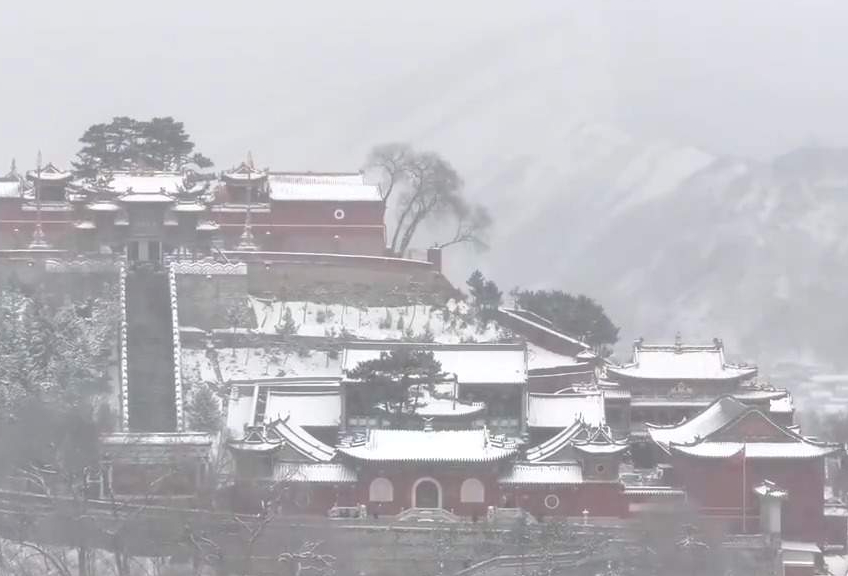 五台山现尘卷风奇观，自然之美惊艳世人