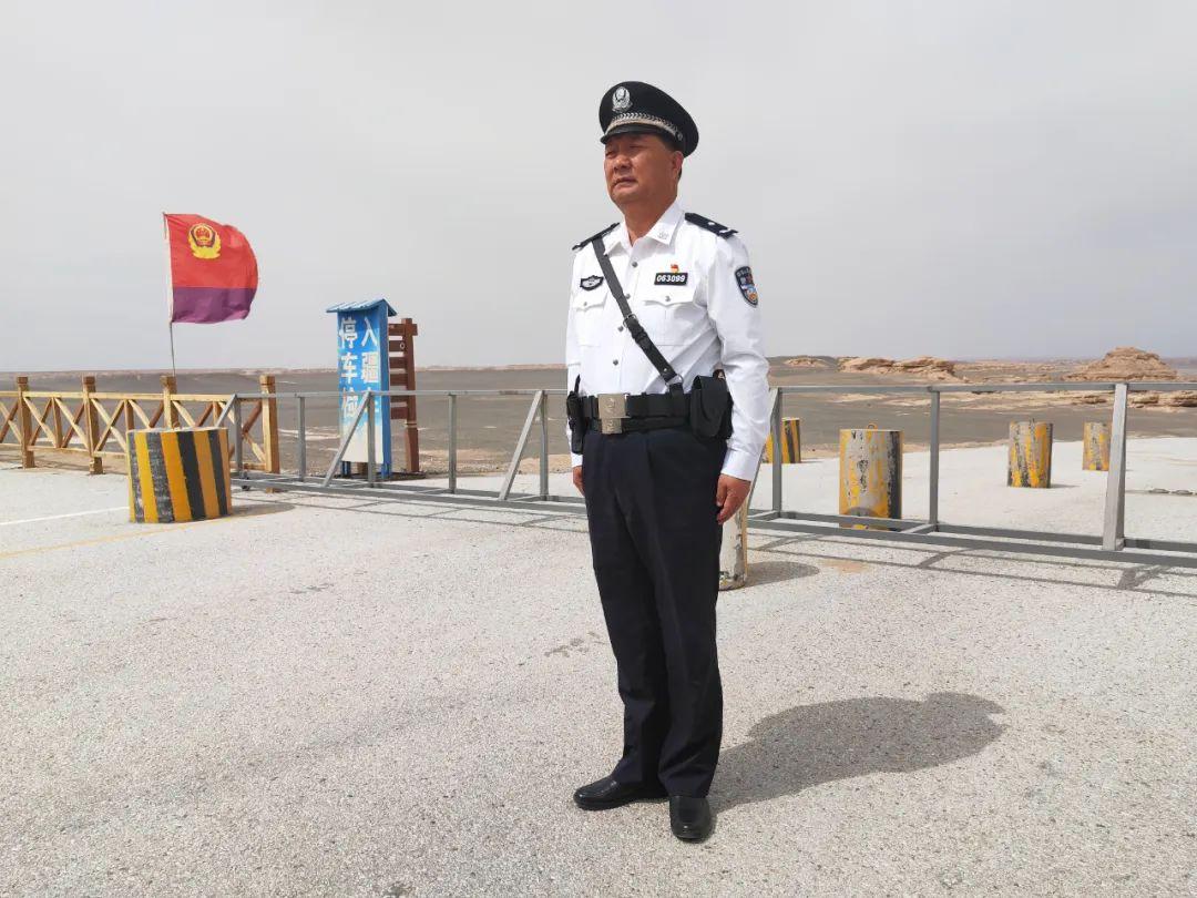 罗布泊边缘的窑洞派出所又火了
