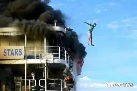 贵州船只侧翻致10死事件，视频背后的真相与反思