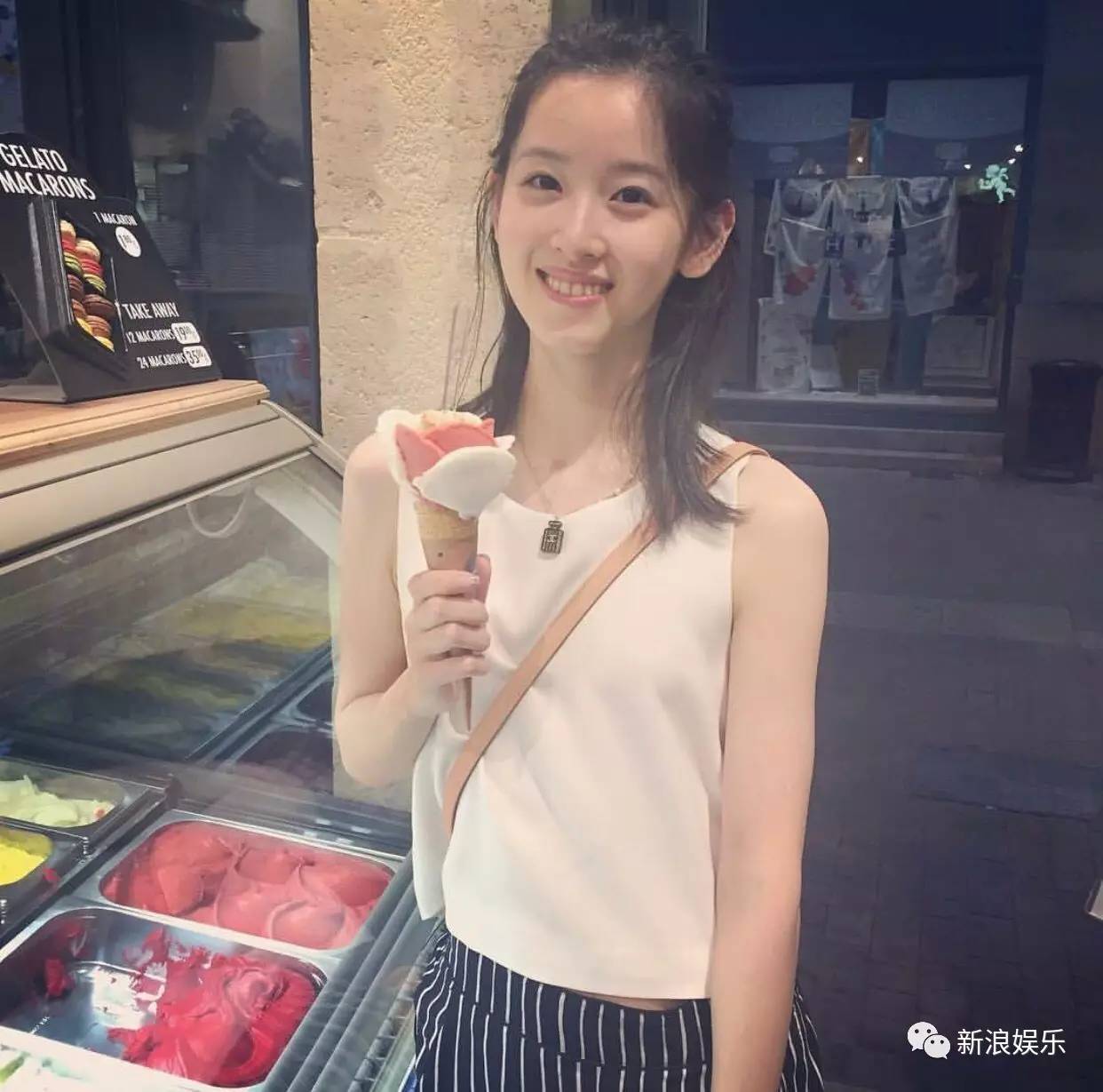 章泽天孩子，星光下的成长轨迹